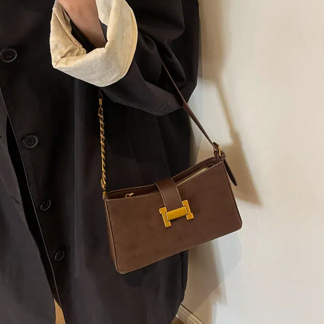 三只小鸭 法式小众腋下包包女新款时尚链条小方包复古磨砂女包 绒面革 手提单肩包 女款 黑色/咖色/棕色