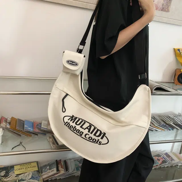 斜挎包 韩版潮流时尚大容量饺子包男女同款大学生上课斜挎包单肩包