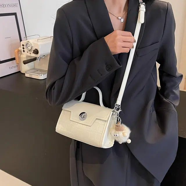 斜挎包 手拎小包包女新款春夏时尚休闲小方包韩版高级感单肩斜挎包