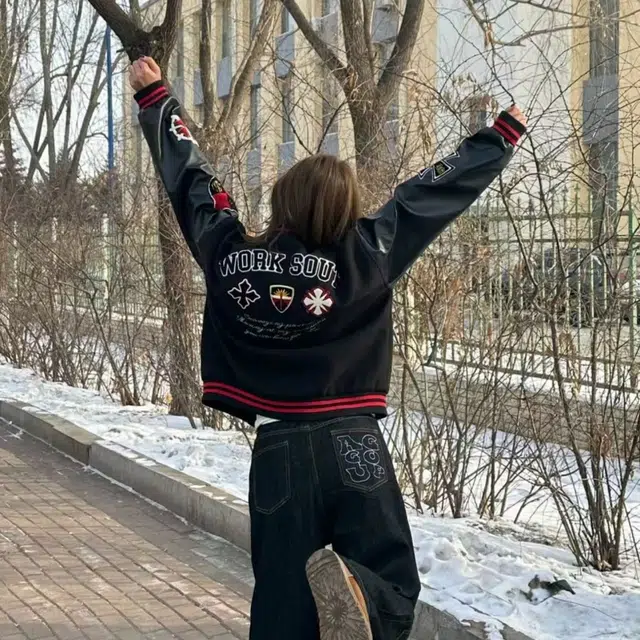 费尔岛上的猫 美式高街风徽章拼接刺绣撞色棒球服融合小众个性与少年感夹克 男女同款