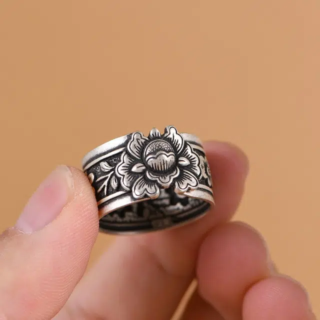 990