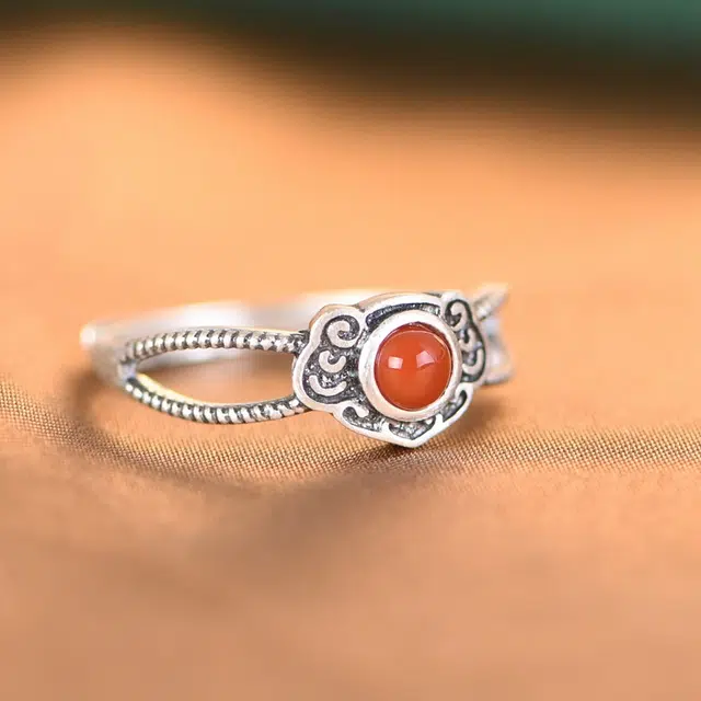 S925