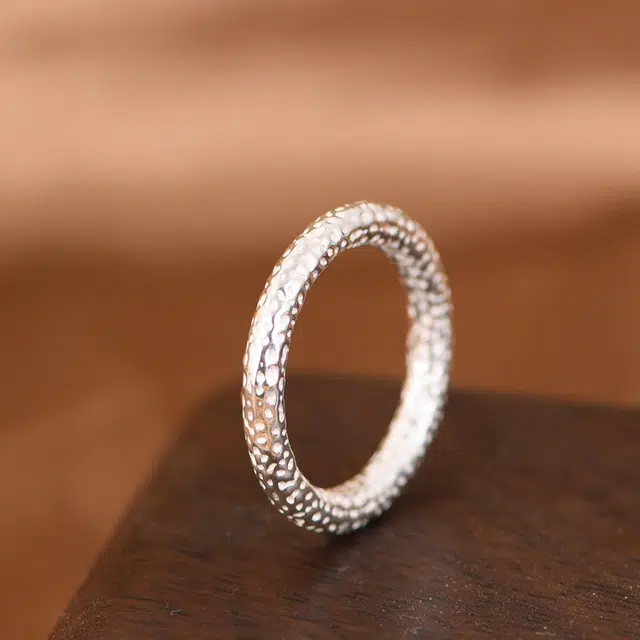 990