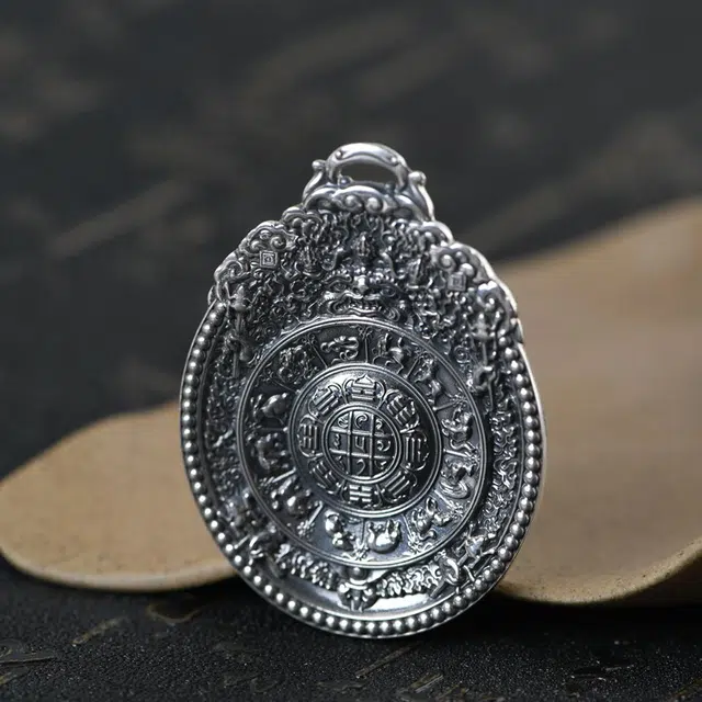 990