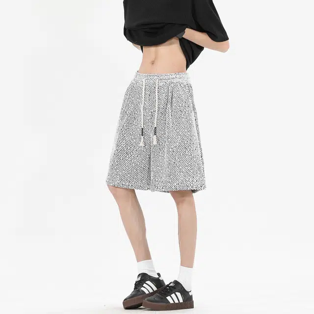 明尼凯 美式复古高街基础款个性针织条纹设计潮流百搭小香风粗花毛呢五分裤潮牌痞帅宽松直筒运动休闲短裤 男女同款