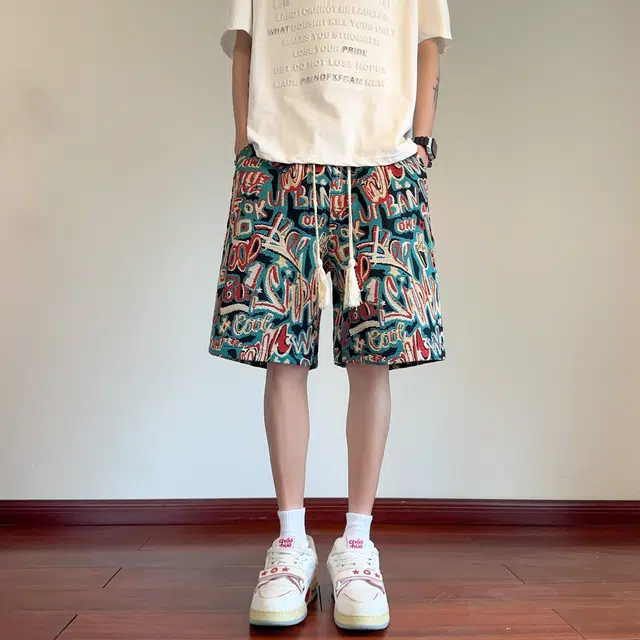 明尼凯  美式复古高街手绘字母提花个性设计重磅宽松新中式国风时尚潮牌基础款舒适透气百搭简约日常度假风沙滩五分休闲短裤  男女同款