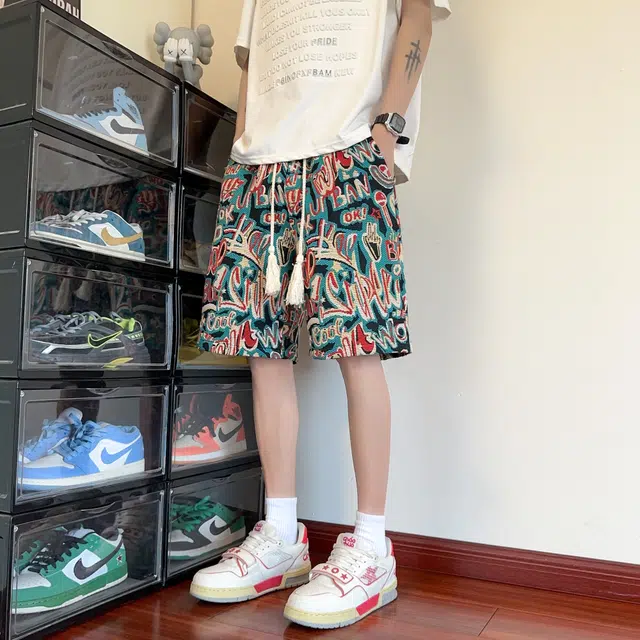 明尼凯  美式复古高街手绘字母提花个性设计重磅宽松新中式国风时尚潮牌基础款舒适透气百搭简约日常度假风沙滩五分休闲短裤  男女同款