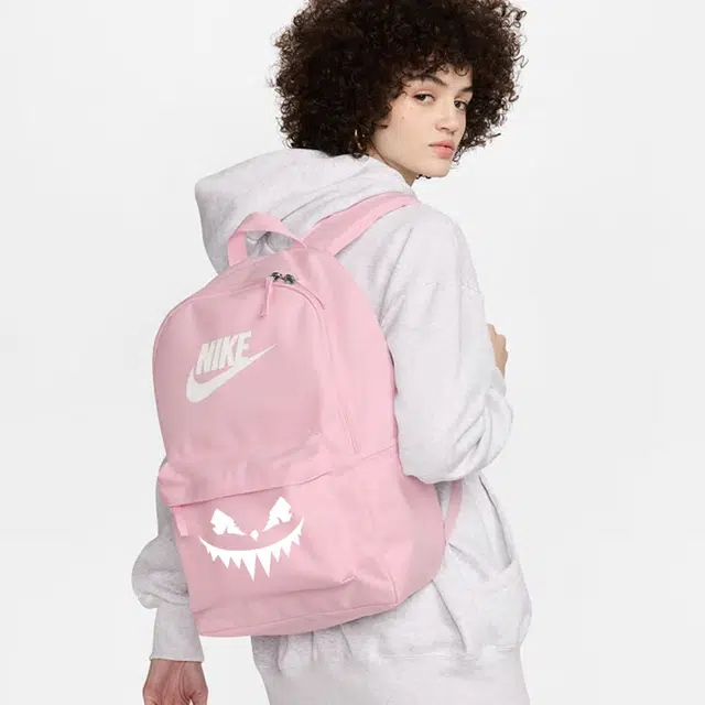Nike Heritage Logo