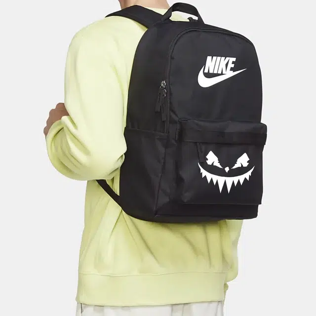 Nike Heritage Logo