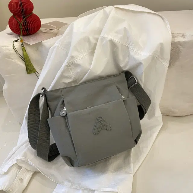 捷朗仕 百搭通勤时尚 尼龙 斜挎包 男女同款情侣款 多色