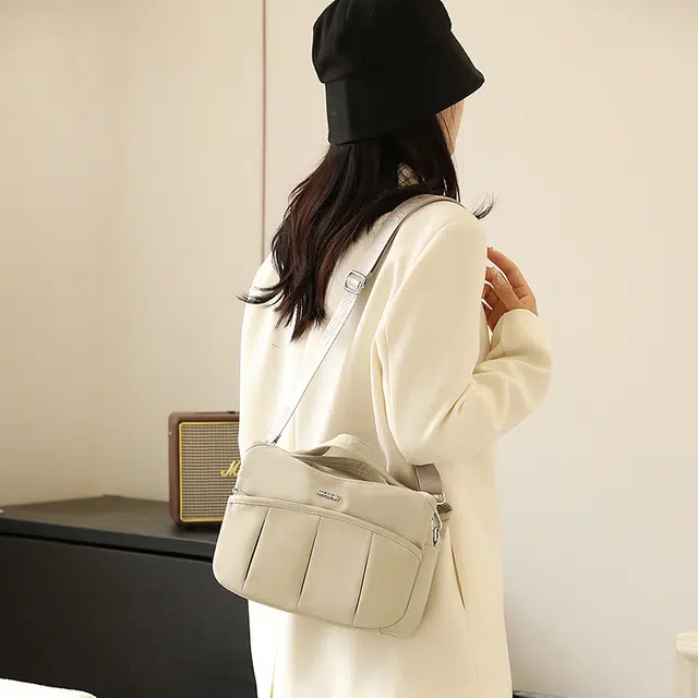 捷朗仕 拉链开合高级感时尚百搭休闲 尼龙布 斜挎包 男女同款情侣款 多色
