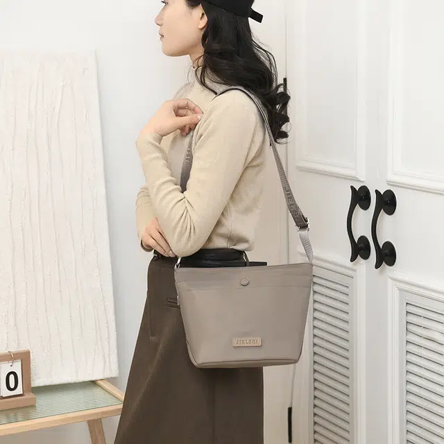 捷朗仕 简约时尚休闲 尼龙布 单肩斜挎包 男女同款情侣款 多色