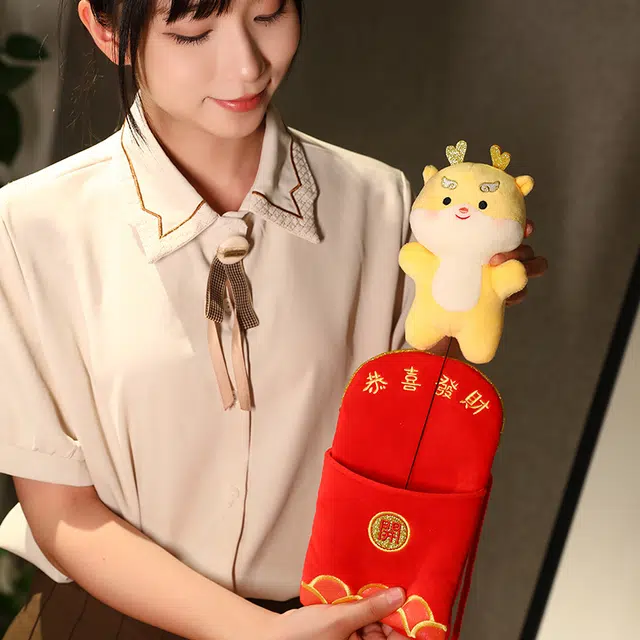 卡威 新年压岁包 龙年大吉大利 创意 玩偶 毛绒公仔