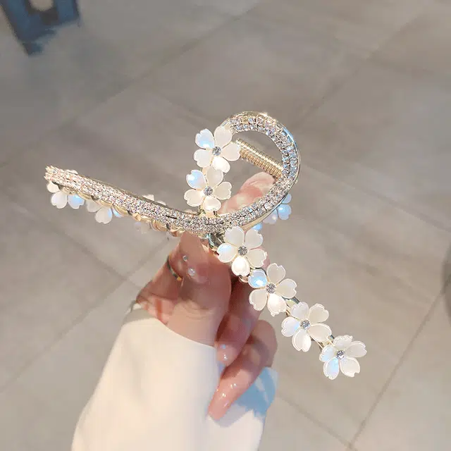 建禄 高级感小花朵简约小清新小众鲨鱼设计优雅气质通勤百搭 合金 发夹 女款