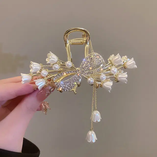 建禄 高级感蝴蝶流苏鲨鱼简约盘发后脑勺半扎发小清新小众设计优雅气质上班通勤百搭#好运 合金 发夹 女款