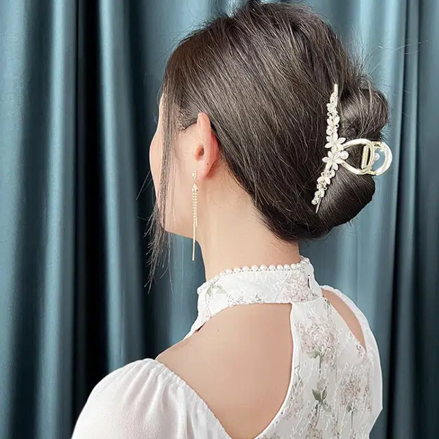 建禄 高级感小花朵简约盘发后脑勺半扎发小清新小众设计优雅气质通勤百搭 金属 发夹 女款