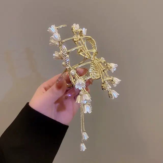 建禄 高级感蝴蝶流苏鲨鱼简约盘发后脑勺半扎发小清新小众设计优雅气质上班通勤百搭#好运 合金 发夹 女款