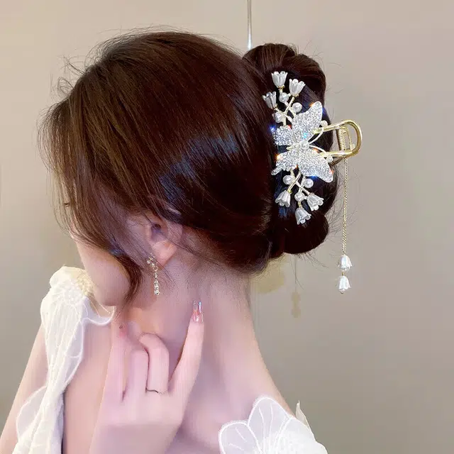 建禄 高级感蝴蝶流苏铃兰花简约小清新小众设计优雅气质通勤百搭#好运 合金 发夹 女款