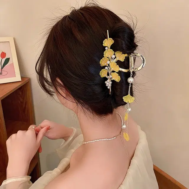 建禄 高级感黄色银杏叶简约小清新小众鲨鱼设计优雅气质通勤百搭 合金 发夹 女款