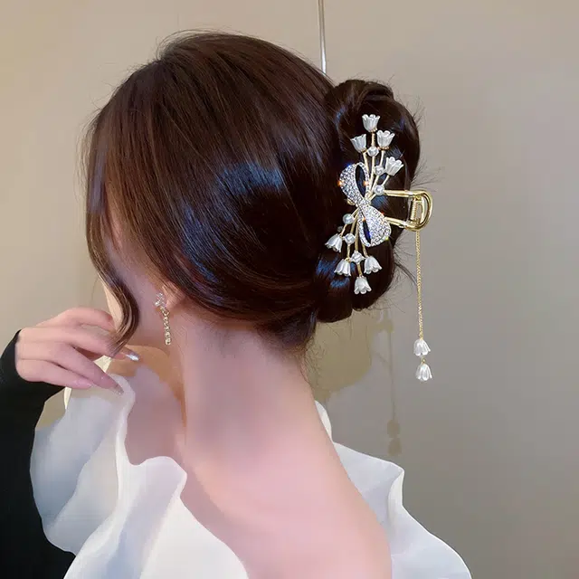 建禄 高级感蝴蝶流苏鲨鱼简约盘发后脑勺半扎发小清新小众设计优雅气质上班通勤百搭#好运 合金 发夹 女款