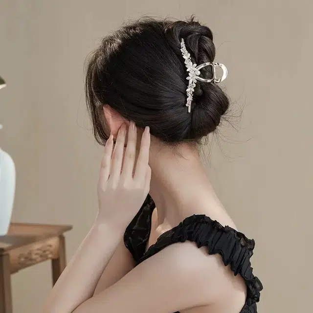 建禄 高级感小花朵简约盘发后脑勺半扎发小清新小众设计优雅气质通勤百搭 金属 发夹 女款