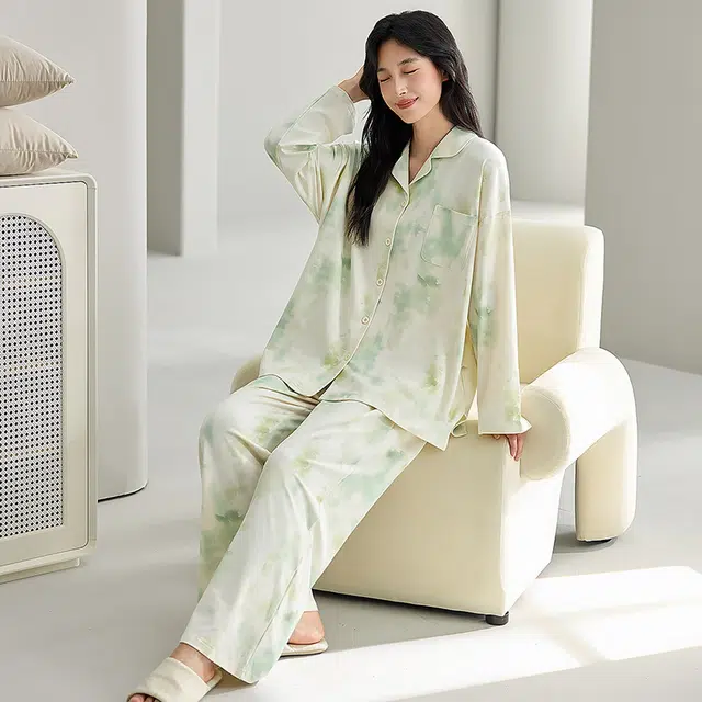 莫代尔 舒适柔软经典翻领开衫清新韩版个性家居服可外穿睡衣套装 女款