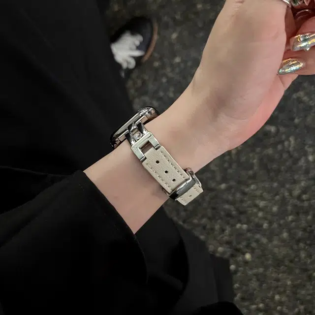 炫戴 华为适用 手表表带 皮质材质 滑梯镶钻高级感皮质蝴蝶扣表带 女款