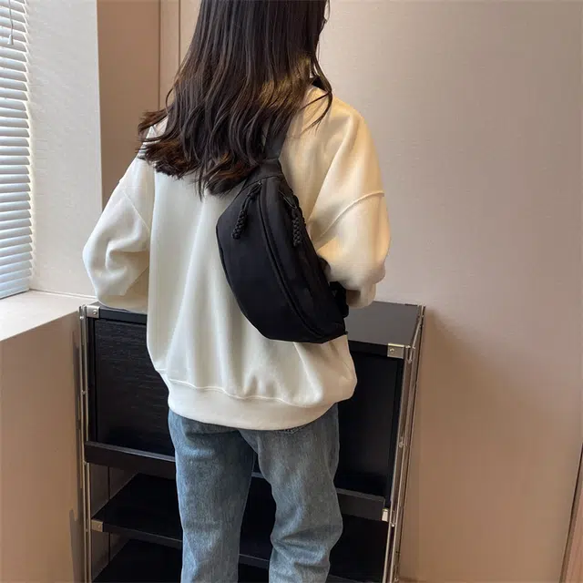 雅鹿 日韩系纯色多功能旅行手机包运动防泼水骑行包轻便简约休闲实用通勤包 帆布 帆布包斜挎单肩胸包 男女同款情侣款 多色