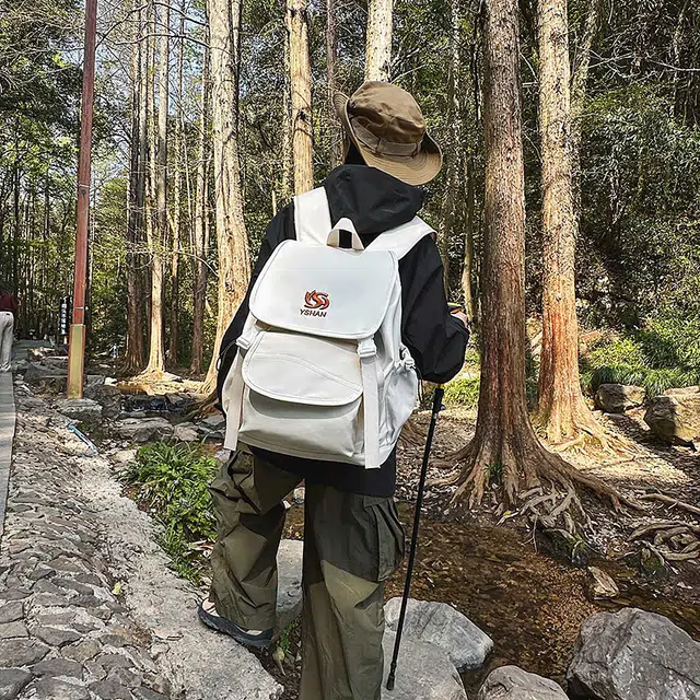 雅鹿 日韩系纯色多功能旅游轻便学生耐脏登山运动旅行 尼龙 双肩包 男女同款情侣款 米白/深灰/黑色