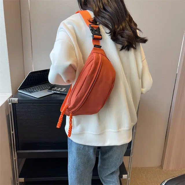 雅鹿 日韩系纯色多功能旅行手机包运动防泼水骑行包轻便简约休闲实用通勤包 帆布 帆布包斜挎单肩胸包 男女同款情侣款 多色