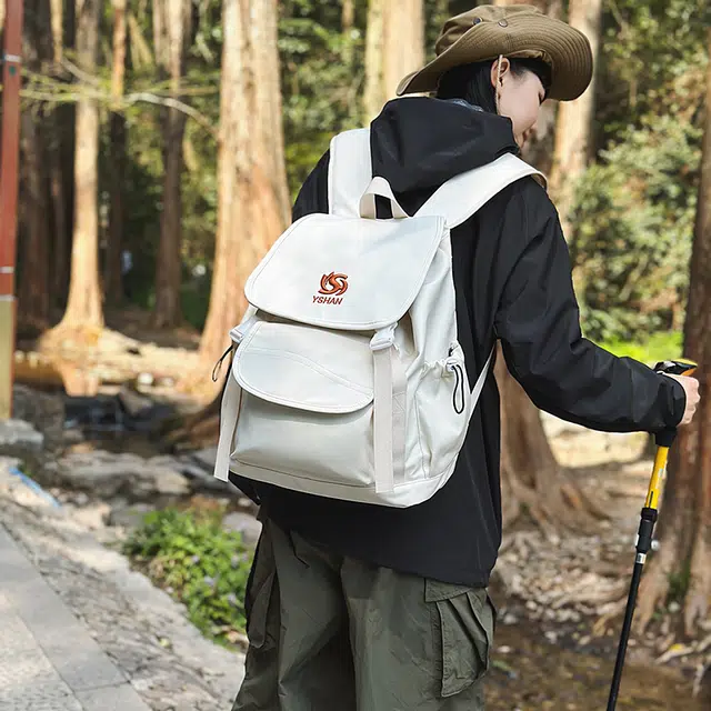 雅鹿 日韩系纯色多功能旅游轻便学生耐脏登山运动旅行 尼龙 双肩包 男女同款情侣款 米白/深灰/黑色