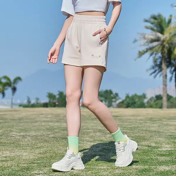 乔丹 透气纯色刺绣印花休闲短裤 女款 奶油白