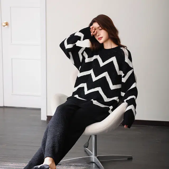 美腾 睡衣女秋冬季珊瑚绒家居服半边绒圆领保暖加厚时尚可外穿 家居套装 女款 黑色