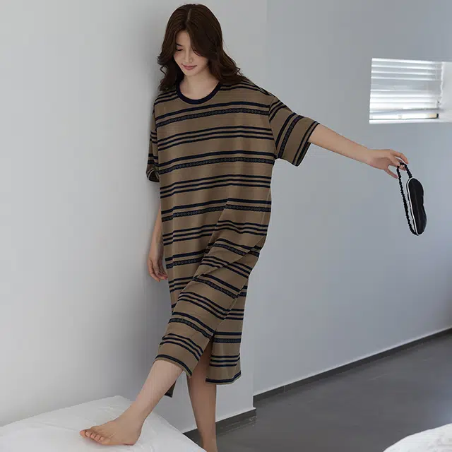 美腾 圆领条纹短袖柔软家居宽松薄款短袖睡裙 夏季 女款 褐色