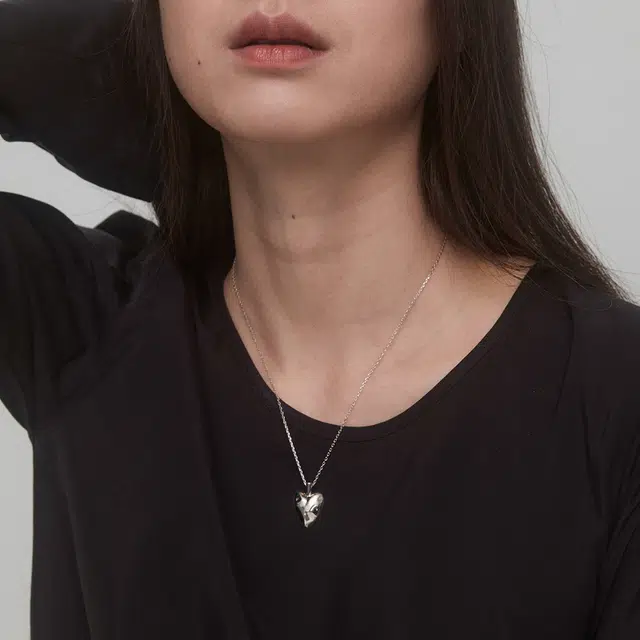 925