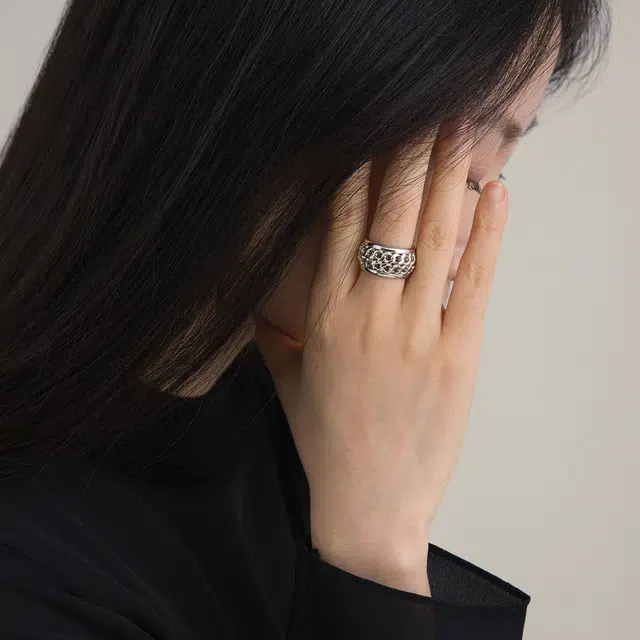 S925