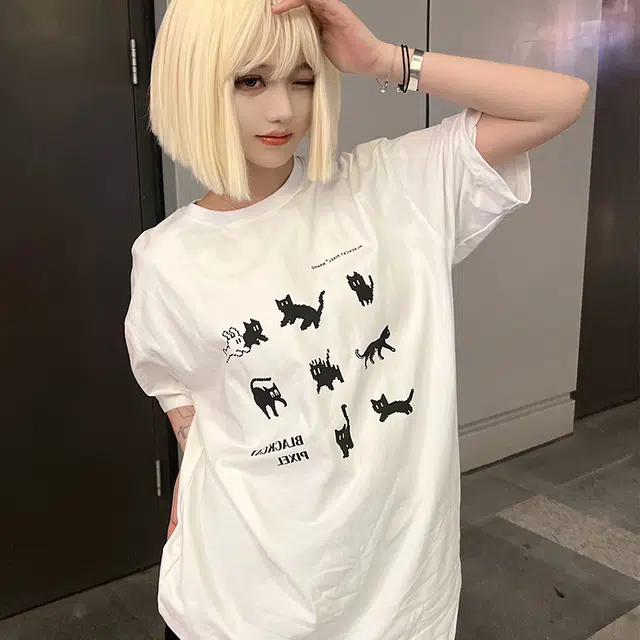Black cat Pixel T