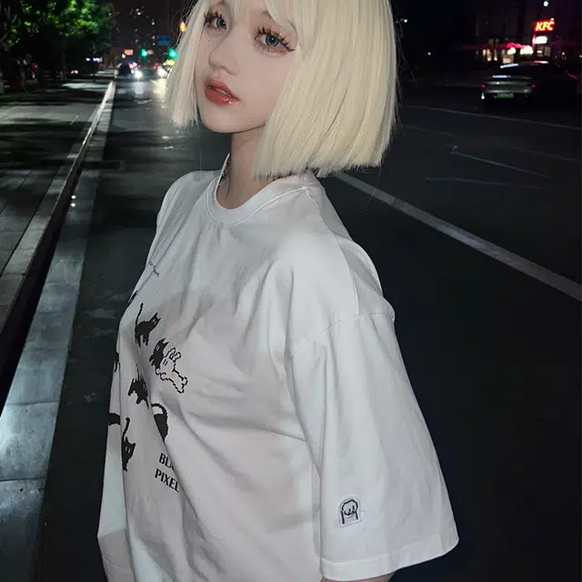 Black cat Pixel T