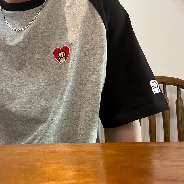 Black cat Pixel T
