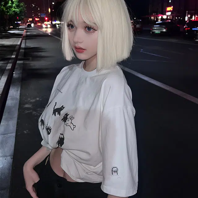 Black cat Pixel T