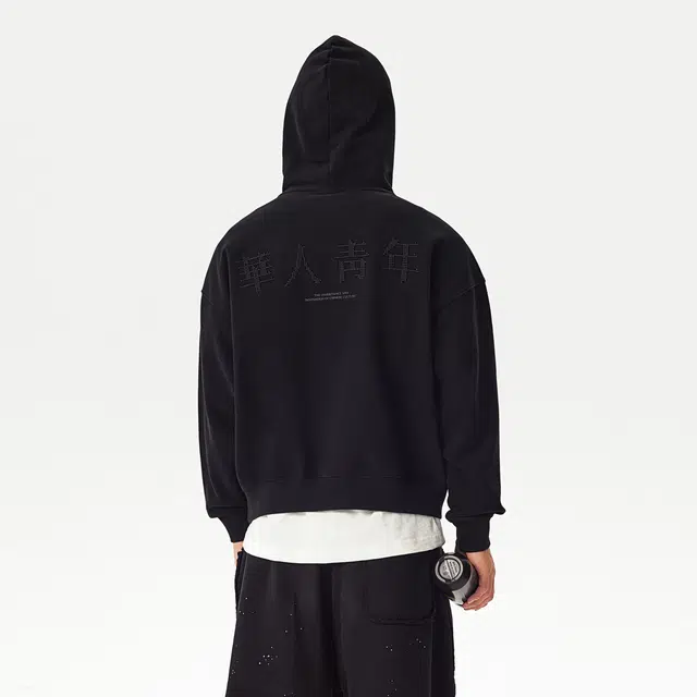 华人青年 立体小龙标中空宝石绣连帽卫衣 男女同款
