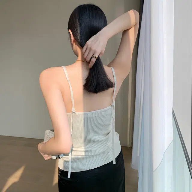 周淼 纯色方领套头针织背心 女款