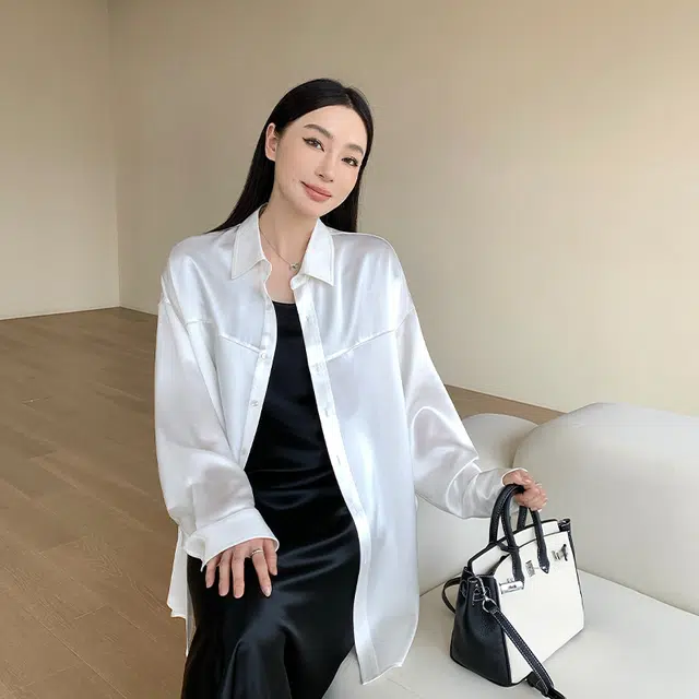 周淼 纯色方领纽扣长袖衬衫 女款