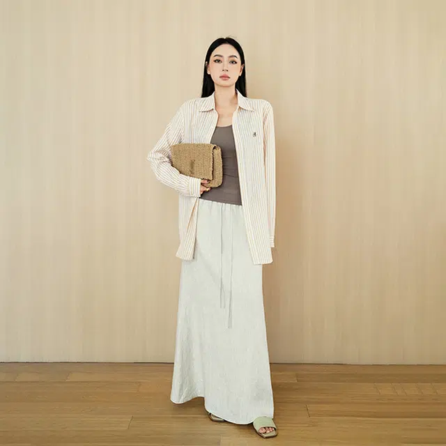 周淼 简约翻领单排扣长袖衬衫 女款