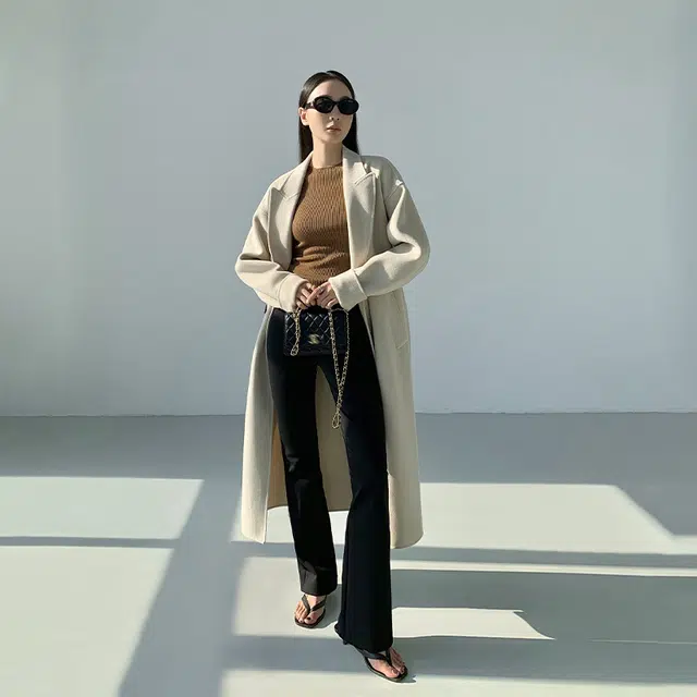 周淼 纯色绵羊毛双面呢西装领毛呢大衣 女款