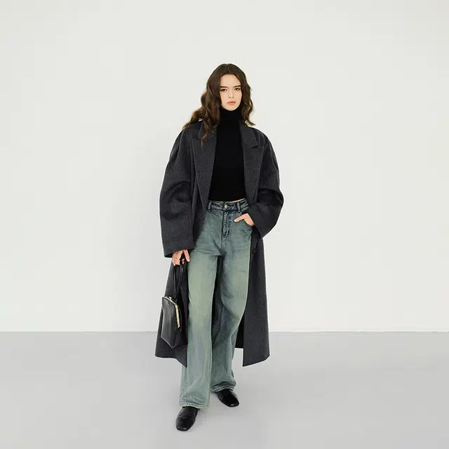 周淼 质感牛角扣 宽松大版型格子绵羊毛呢子大衣 女款