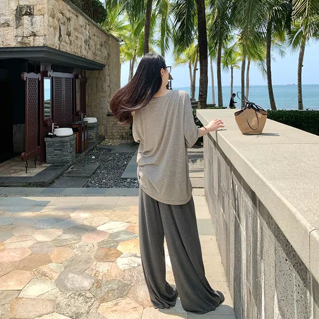 周淼 简约纯色高腰阔腿休闲裤 女款