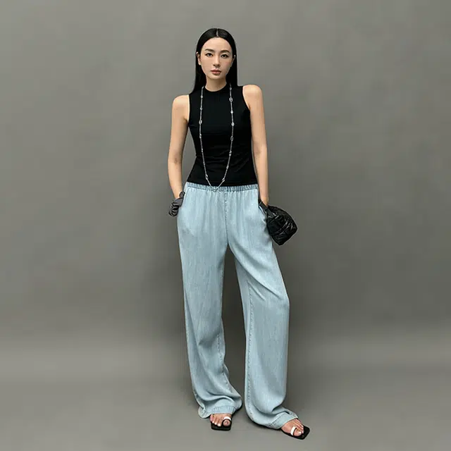 周淼 舒适简约纯色圆领套头背心 女款