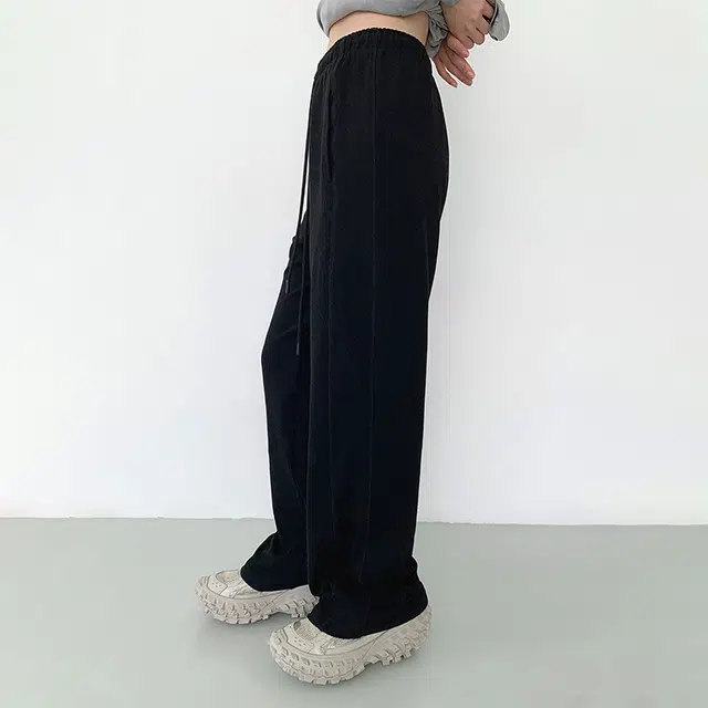 周淼 一体绒软糯直筒宽松阔腿裤 女 秋