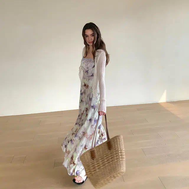 周淼 定染蕾丝花边修身收腰立体印花吊带连衣裙 女款